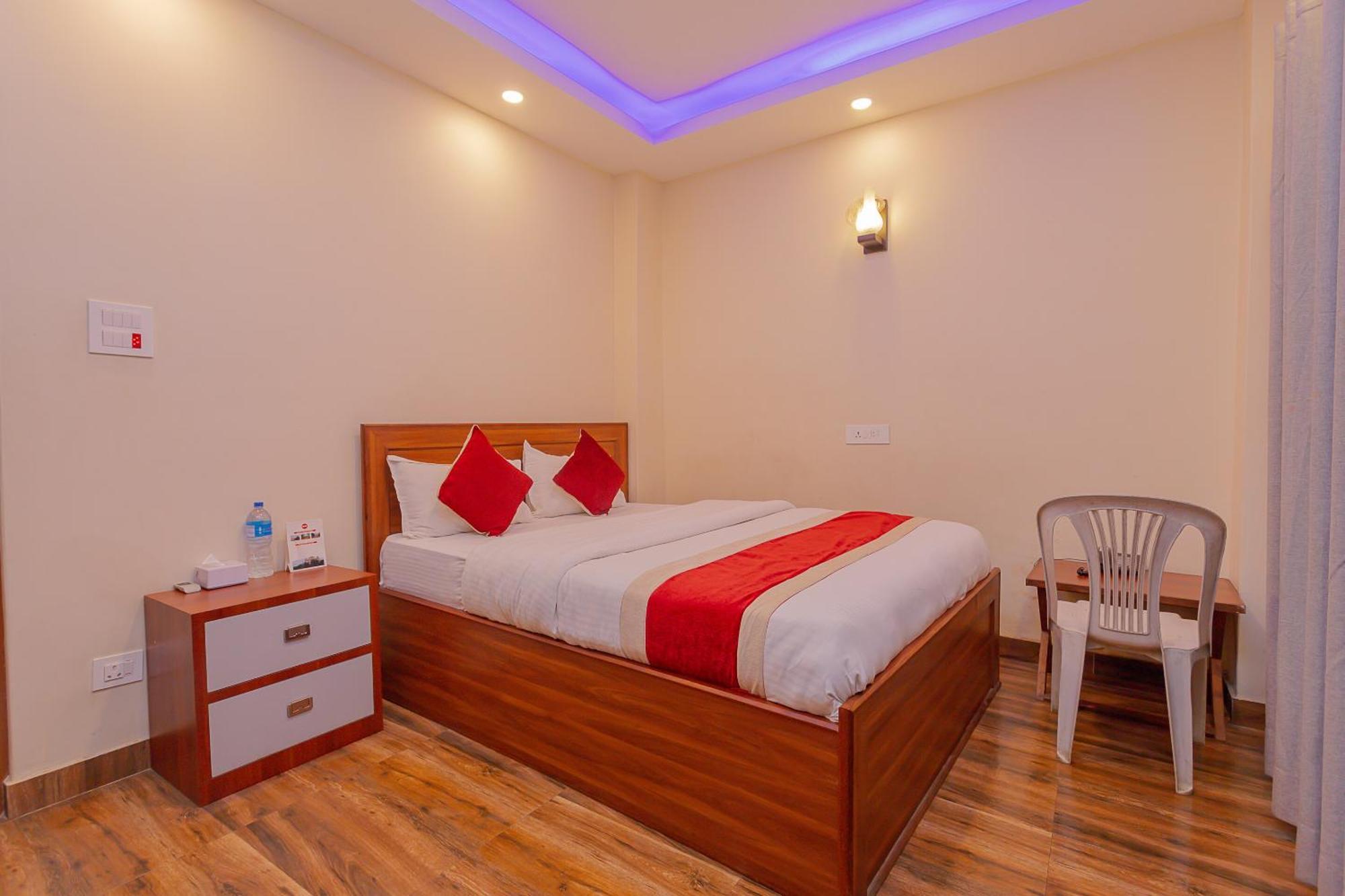 Oyo 799 Hotel Tik Tok Pvt Ltd. Kathmandu Exteriör bild