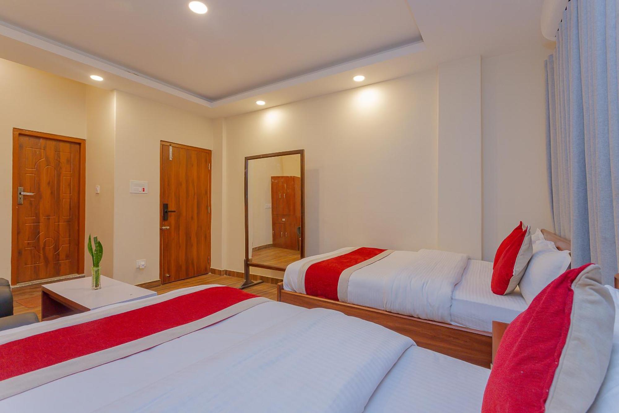 Oyo 799 Hotel Tik Tok Pvt Ltd. Kathmandu Exteriör bild