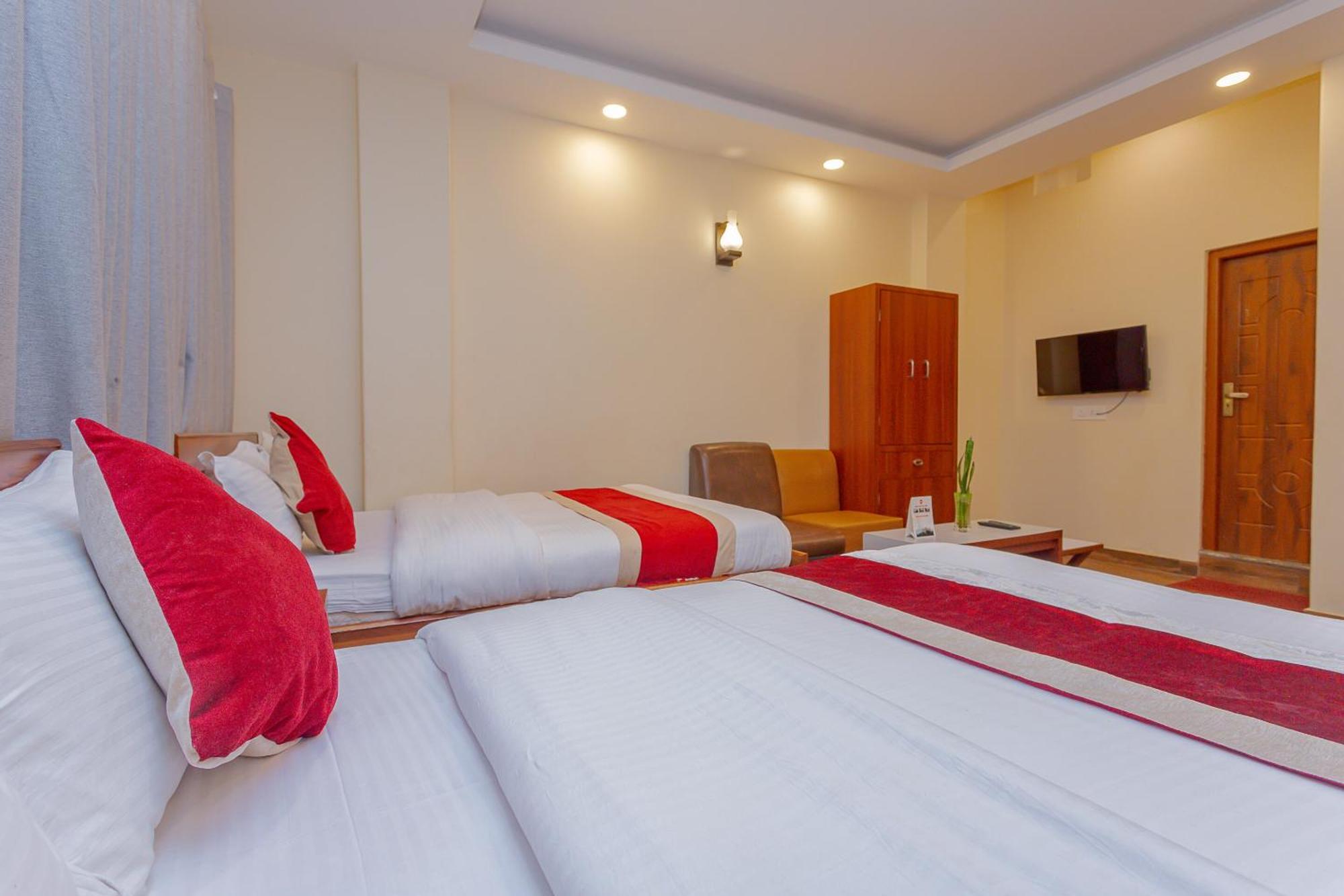 Oyo 799 Hotel Tik Tok Pvt Ltd. Kathmandu Exteriör bild