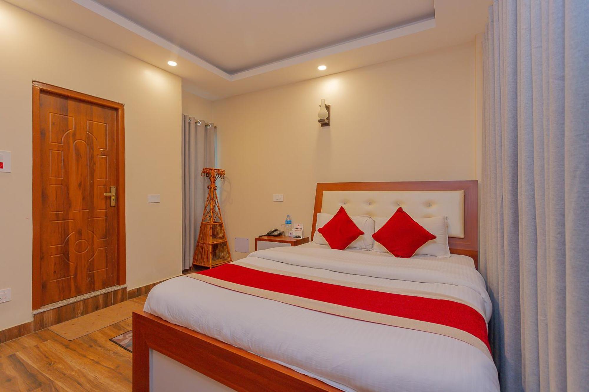 Oyo 799 Hotel Tik Tok Pvt Ltd. Kathmandu Exteriör bild