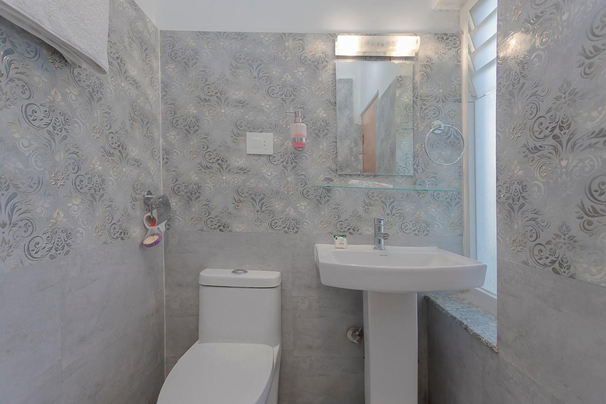 Oyo 799 Hotel Tik Tok Pvt Ltd. Kathmandu Exteriör bild