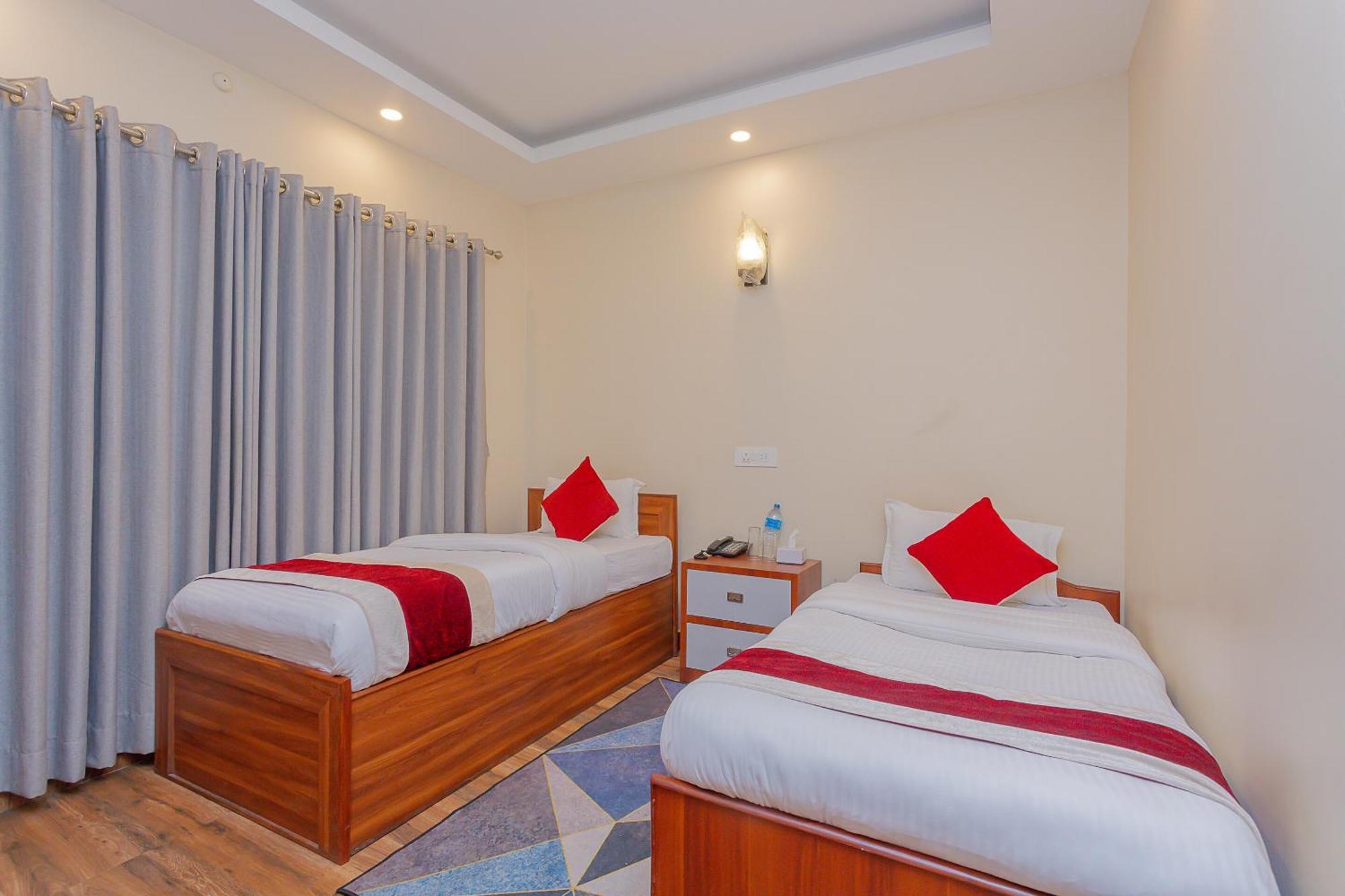 Oyo 799 Hotel Tik Tok Pvt Ltd. Kathmandu Exteriör bild